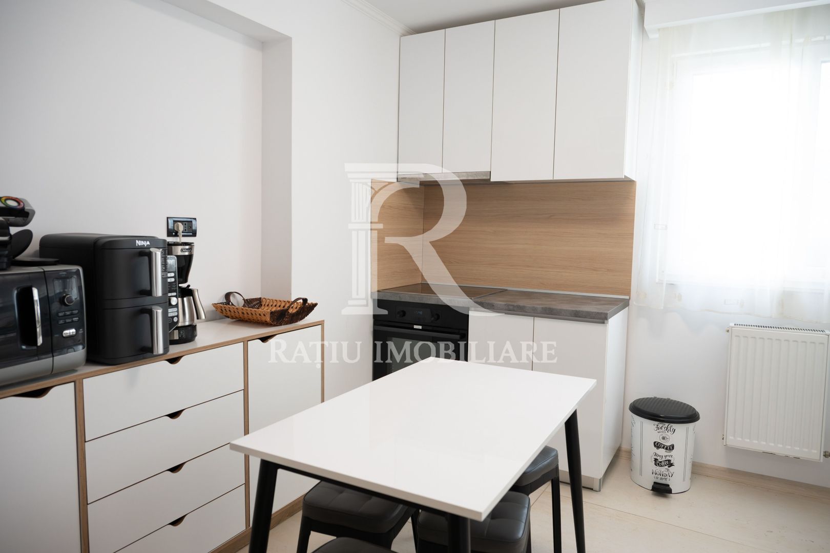 Apartament cu 3 camere | B-Dul Stefan Cel Mare | Oradea - Poză 13