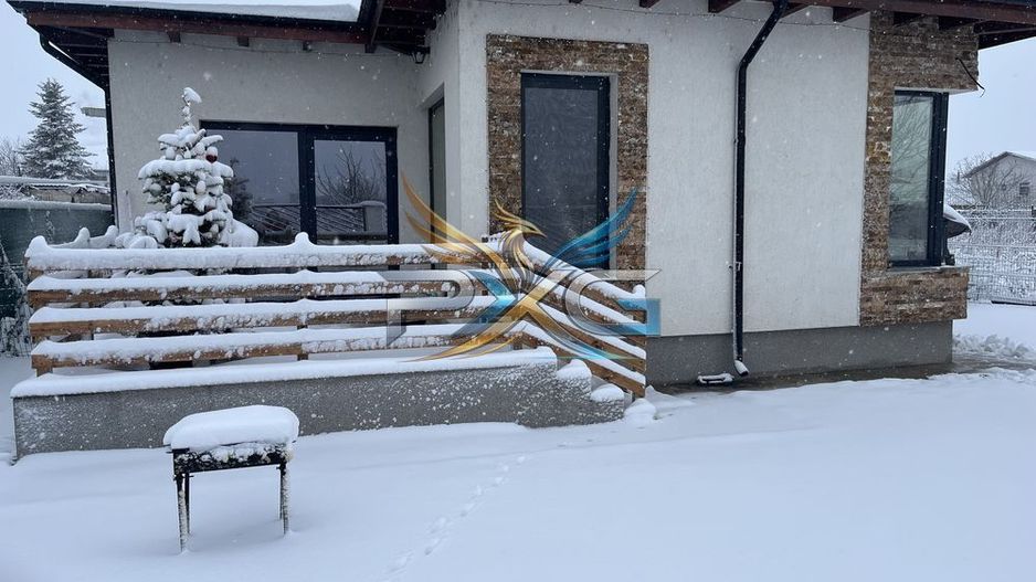 Casa Individuala Parter + Mansarda in Tunari - Poză 6