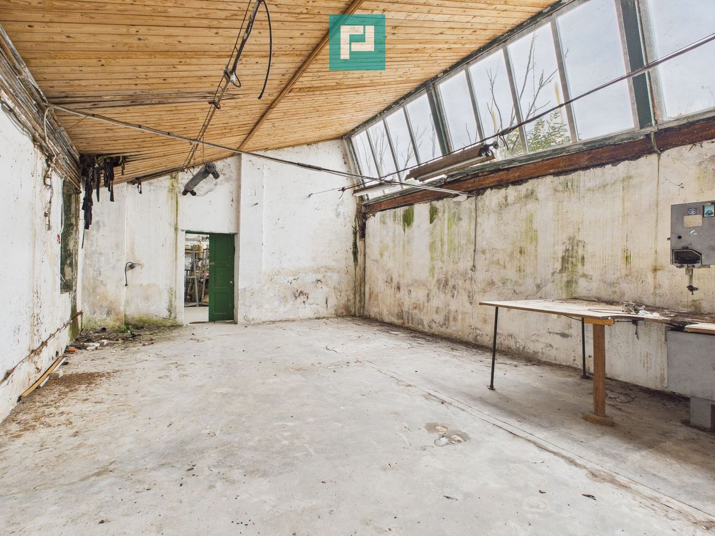 Spațiu de investiții 500 mp în Periam - Poză 7