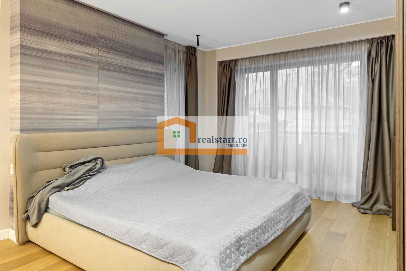 Vila individuala, acces metrou, 10 locuri parcare - Poză 23