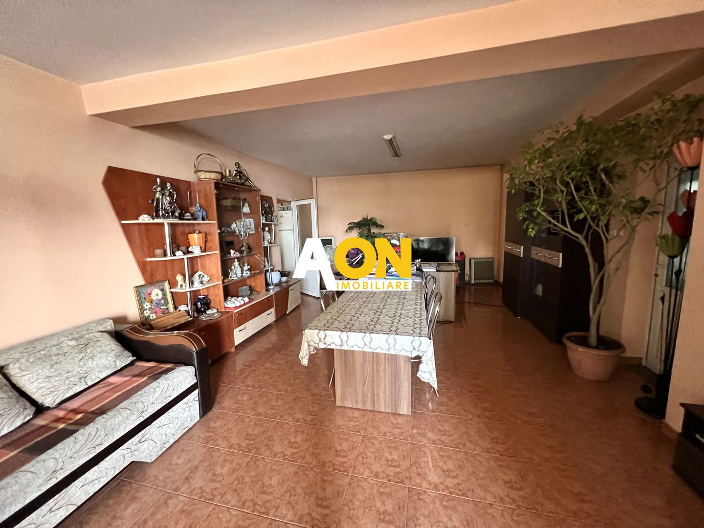 Casa pretabila Pensiune/Camin de Varstnici + Spatii Comerciale Parter - Poză 9