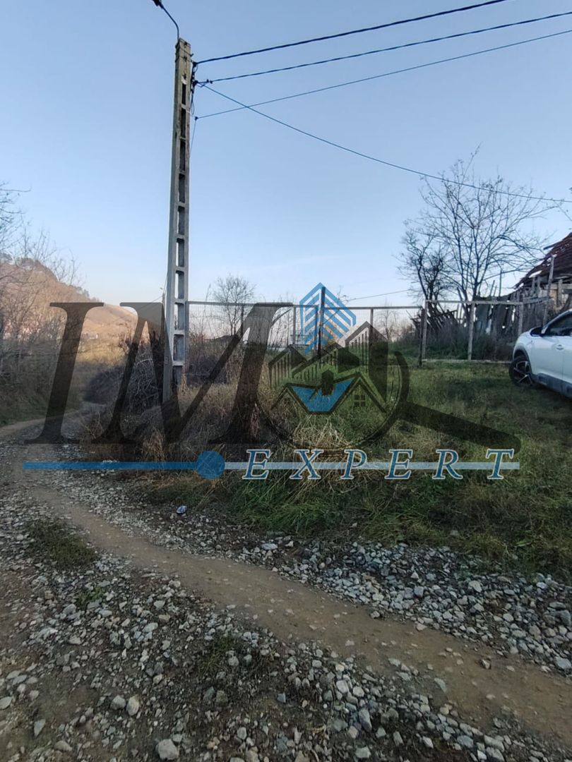 Teren intravilan în Paclisa 1785mp. - Poză 1