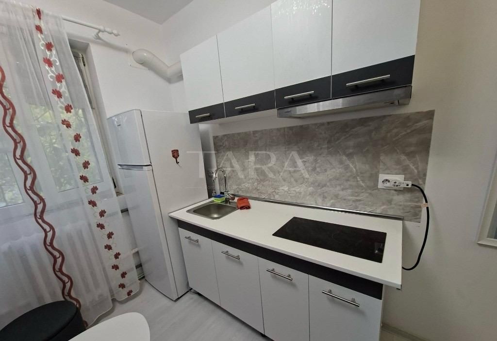 Garsonieră modernă, complet mobilată, în cartierul Gheorgheni. - Poză 4