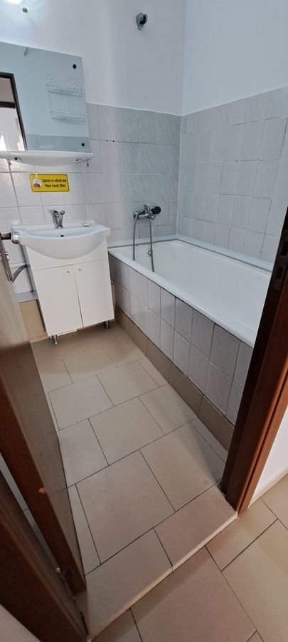 Apartament 2 camere renovat complet, etaj intermediar, liber imediat - Poză 7