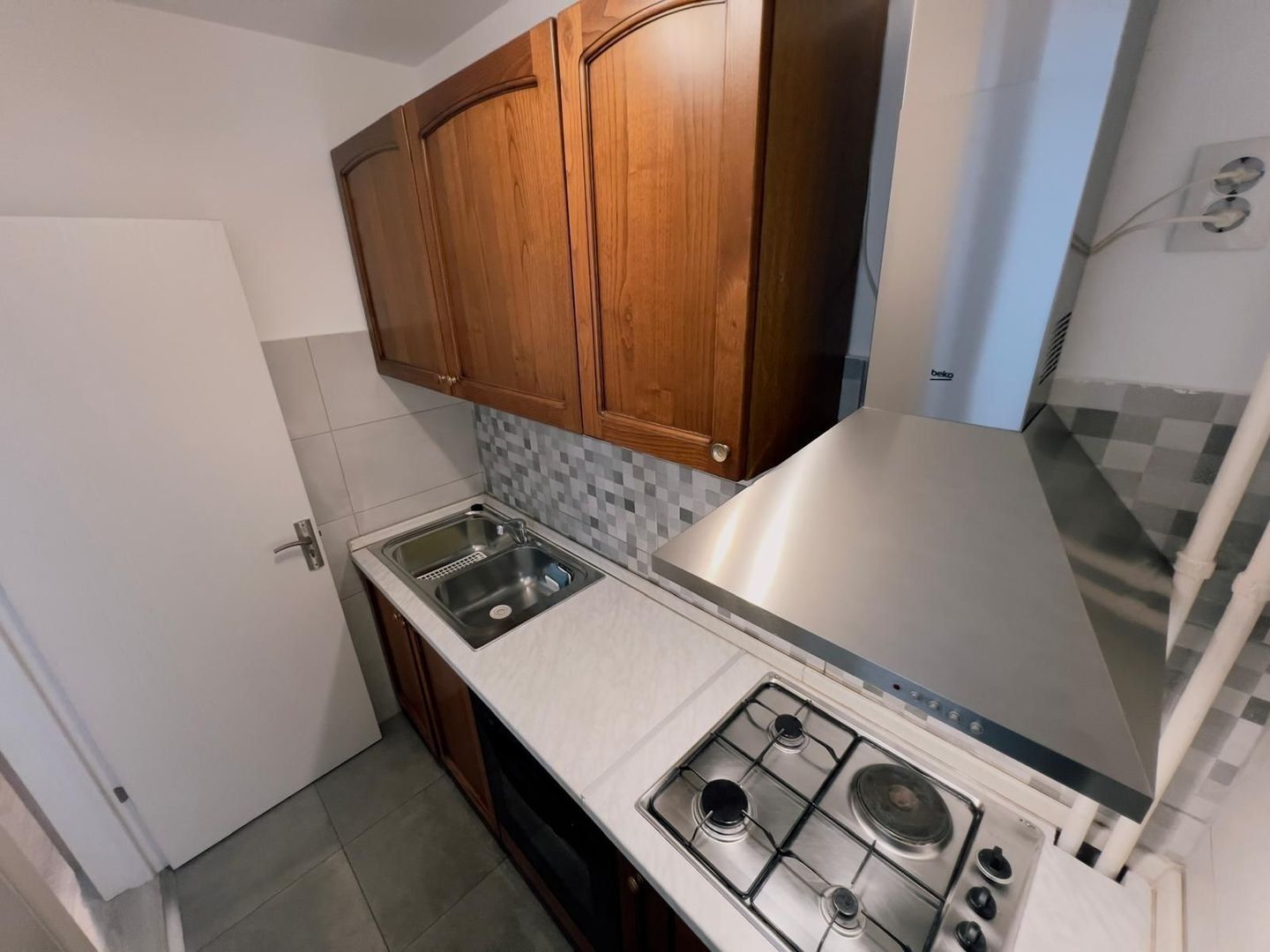 GARSONIERA LUJERULUI, BUCATARIE INCHISA, PET-FRIENDLY, METROU 3 MINUTE - Poză 9