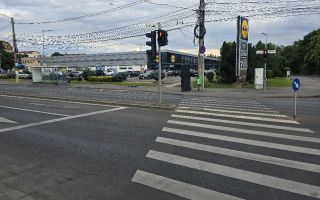 Inchiriez apartament cu 3 camere, decomandat, - Poză 9