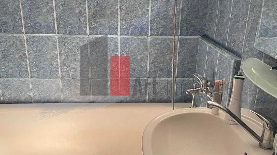 Inchiriez apartament 3 camere  si loc de parcare in zona Piata Gorjului - Poză 7