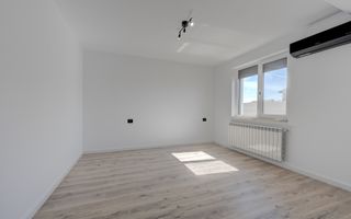 CASA TIPLA, Racordata la toate Utilitățile ! Domnești ! - Poză 8