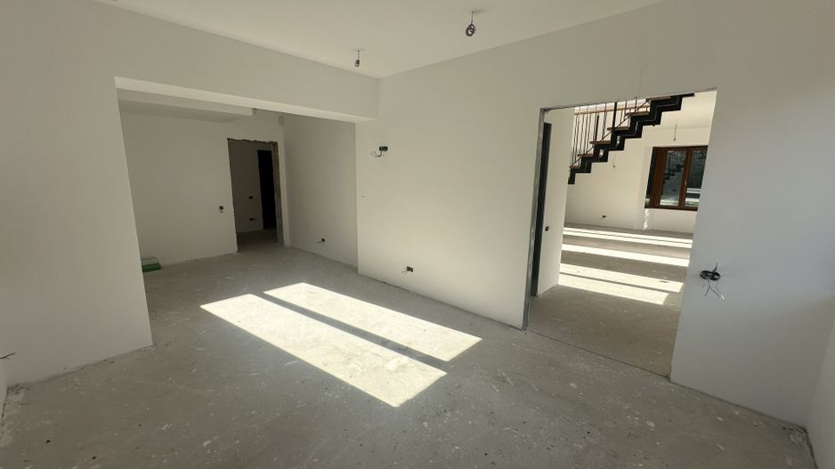 PARADISUL VERDE, VILA 507 MP, LOT 1.095 MP! - Poză 14