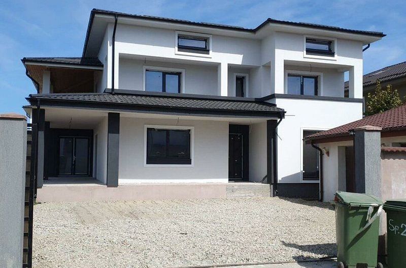 Casă Spațioasă 242 mp Utili și 600 mp Teren – Dragomirești-Deal - Poză 3