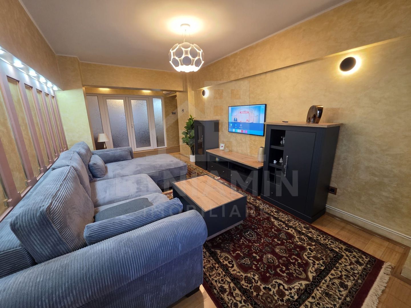 4 camere - etaj 1 - 94mp -mobilat-utilat- centrala - parcare - Teatru - Poză 1