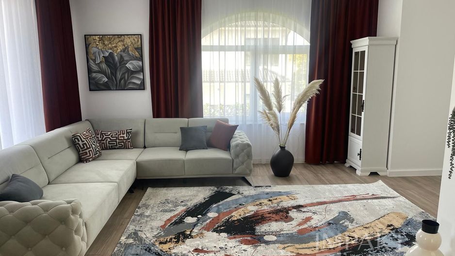 Casa superba de vanzare, situata intr-o zona aerisita a Dezmirului! - Poză 1