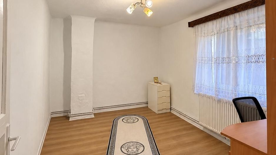 Casa de vanzare 1500 mp Cugir zona linistita - Poză 7