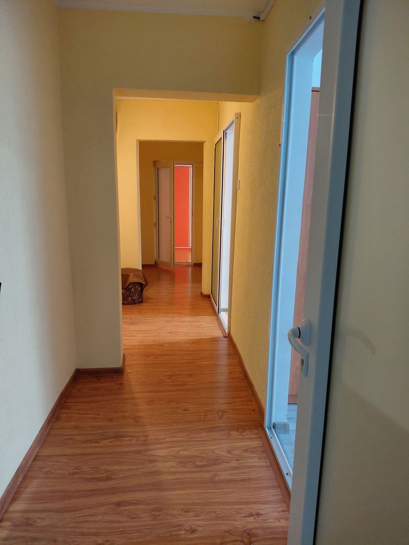 Apartament 4 camere de închiriat – Micro 20,et 1,mobilat si utilat - Poză 7