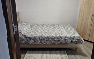 De vanzare apartament cu 2 camere in zona semicentrala - Poză 5