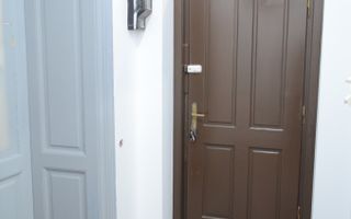 Apartament renovat in cladire interbelica, zona centrala - Poză 7