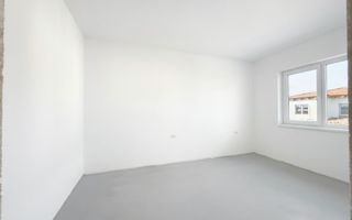 Duplex superb cu 5 camere despartit prin garaj | Dumbravita - Poză 8