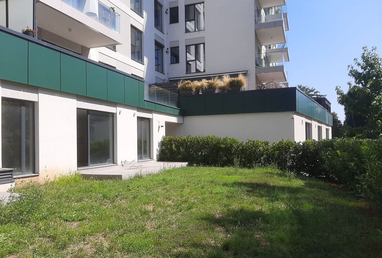 APARTAMENT PREMIUM CU 5 CAMERE ȘI GRĂDINĂ PRIVATĂ DE 160 MP - Poză 2