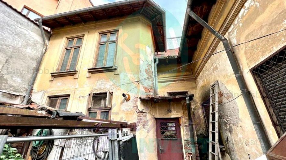 CASA CU CURTE PROPRIE PARCUL CAROL - Poză 1