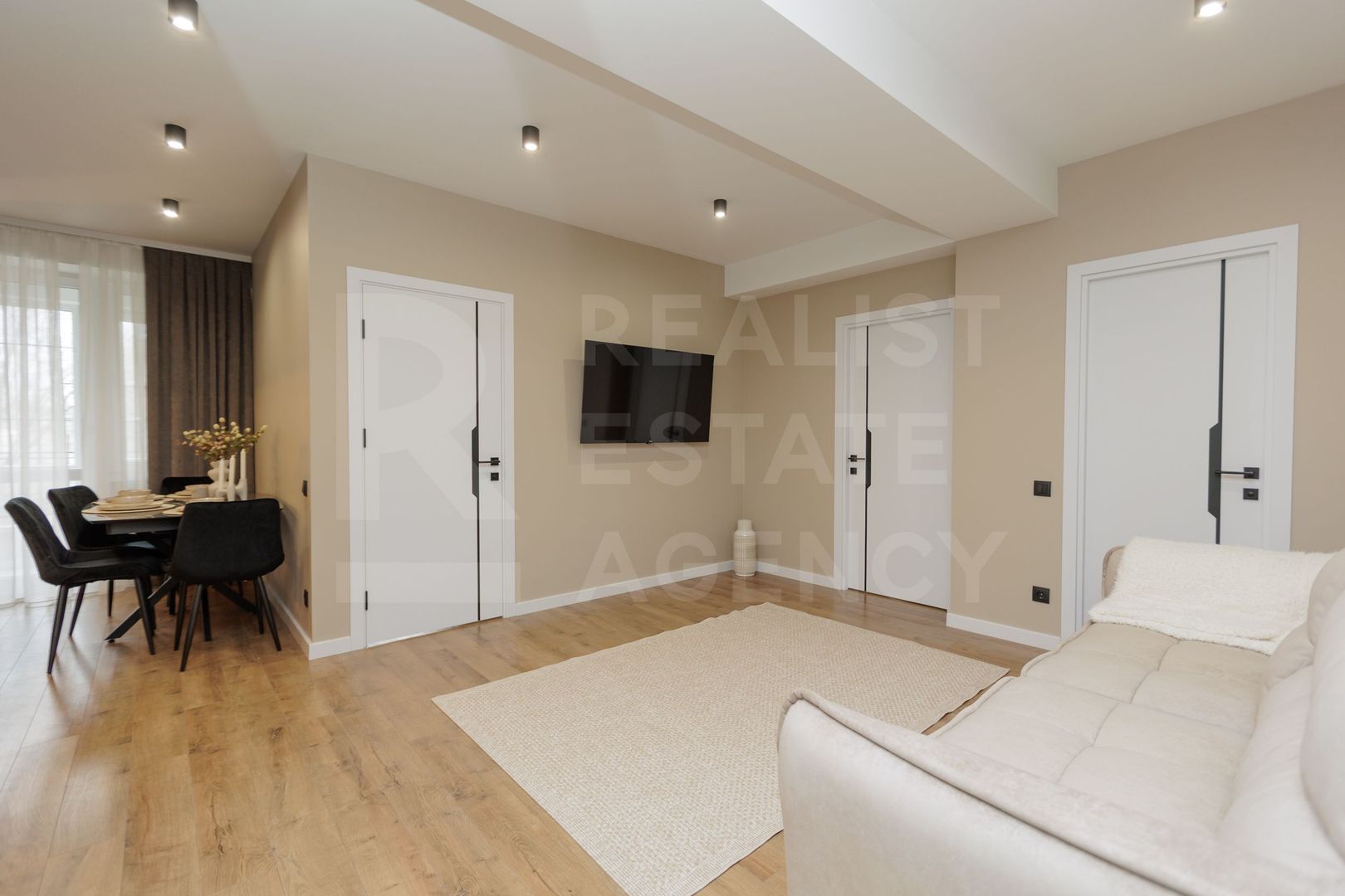 Vânzare, apartament, 2 camere, str. Vasile Lupu, Buiucani - Poză 1