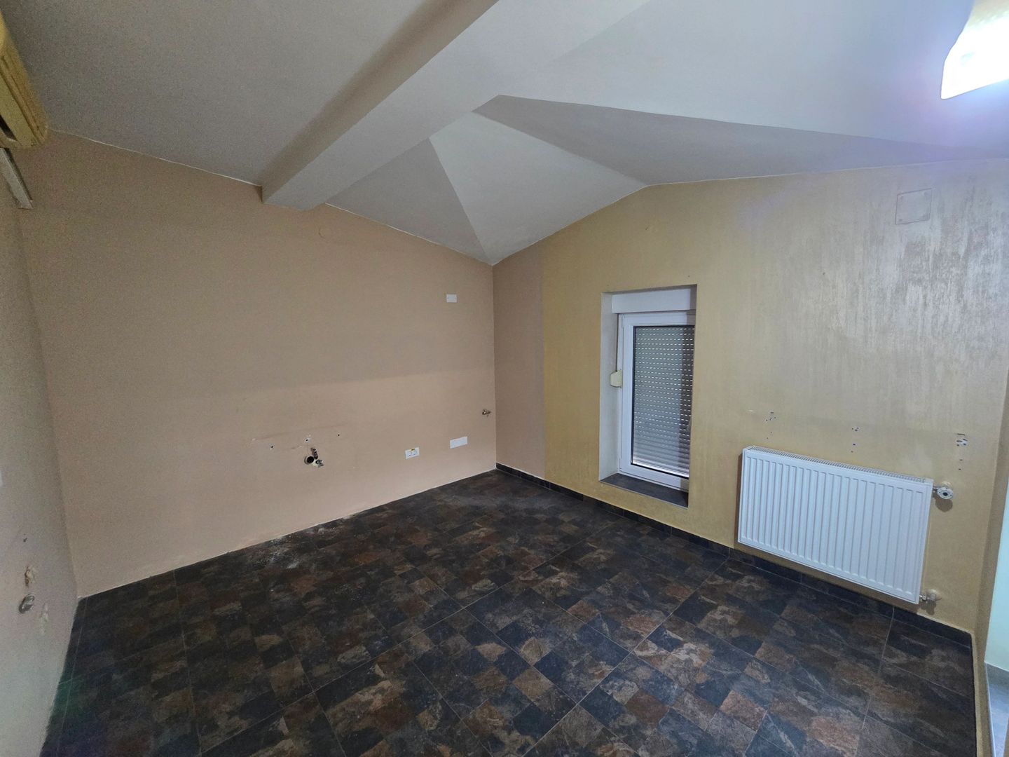 Etaj vila cu 5 camere, Dumbravita, Ideal pentru activitati comerciale - Poză 9