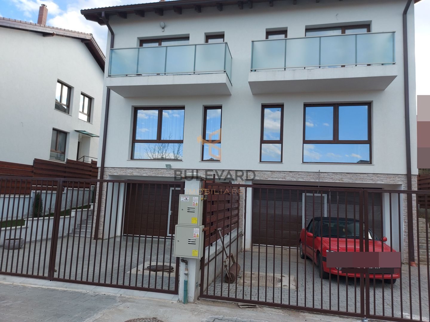 Casa de tip duplex cu teren de 265 mp in Dambul Rotund! - Poză 1