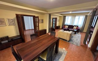 Apartament cu 3 camere în zona P-ta Unirii - Poză 2