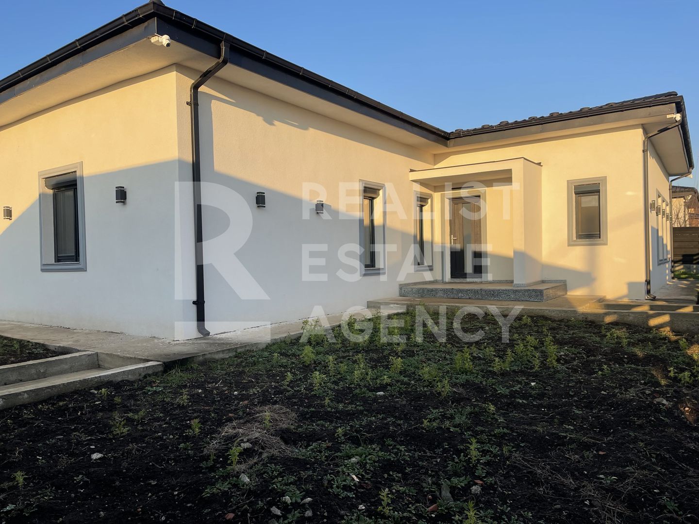 Vânzare, casă, 4 camere, 100 mp utili, teren 630 mp + garaj - Poză 8