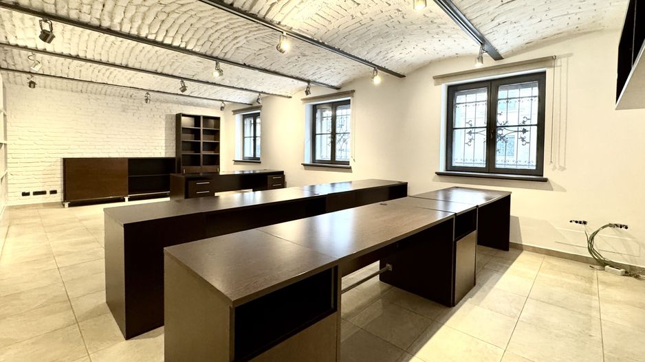 Spațiu de Birouri Elegant în Clădire Istorică Renovată – Piața Unirii, - Poză 8