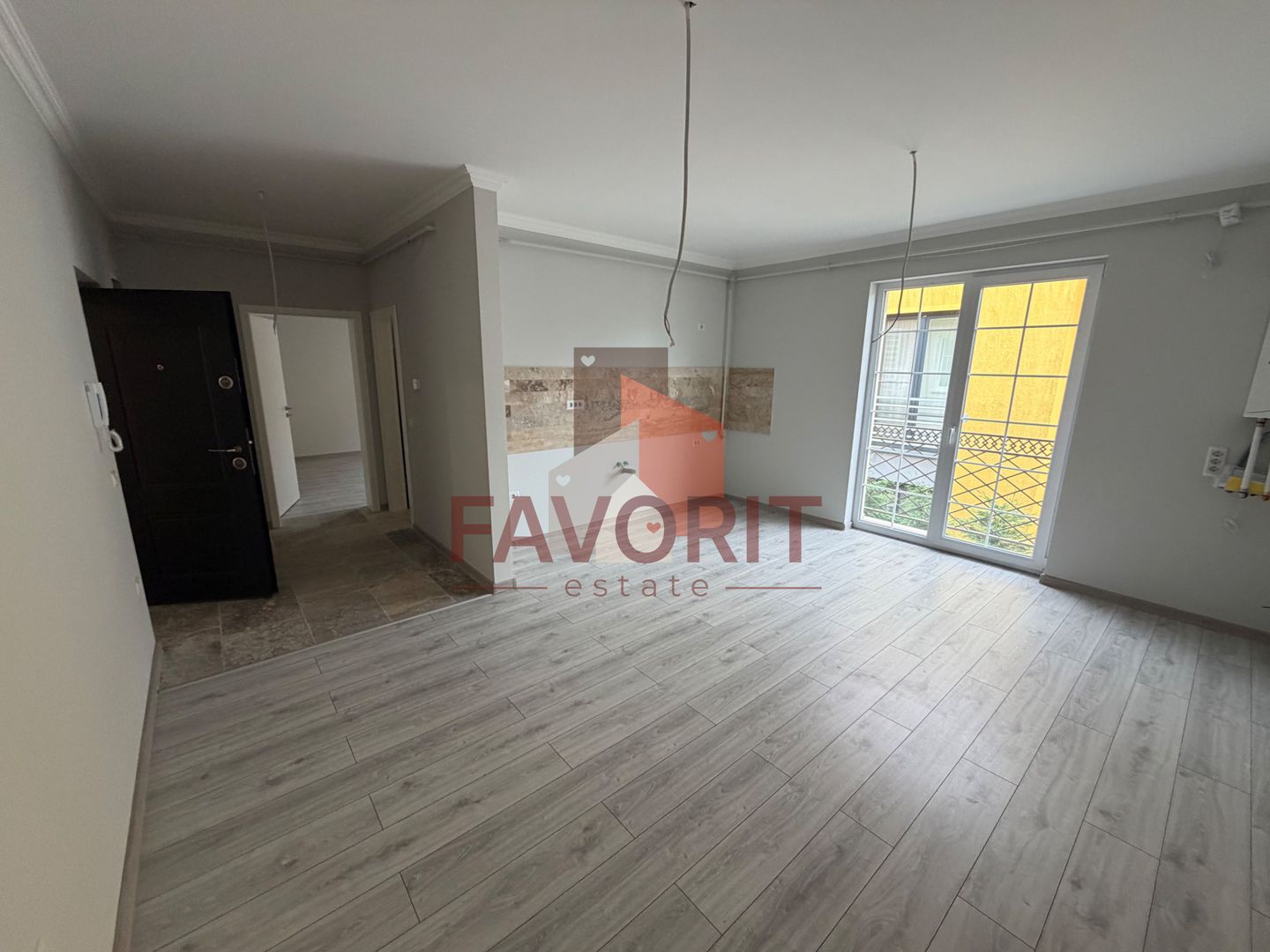Villa cu 6 apartamente. Gradina in CF. Disponibil imediat - Poză 1