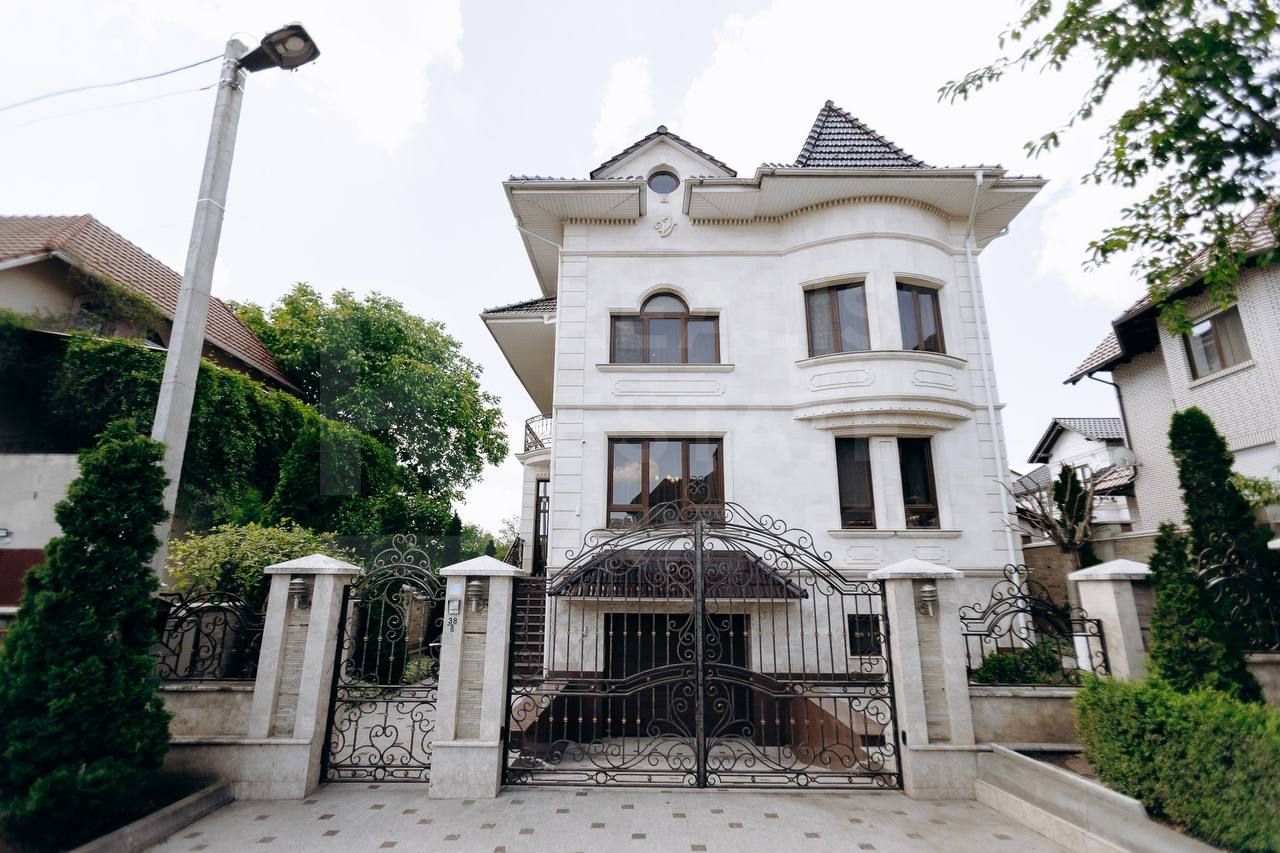 Chirie, casă, 5 camere, str. Ginta Latină, Ciocana - Poză 1