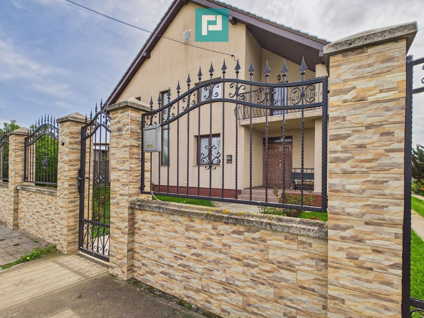 Vilă cu 6 camere și teren generos în Șagu - Poză 2