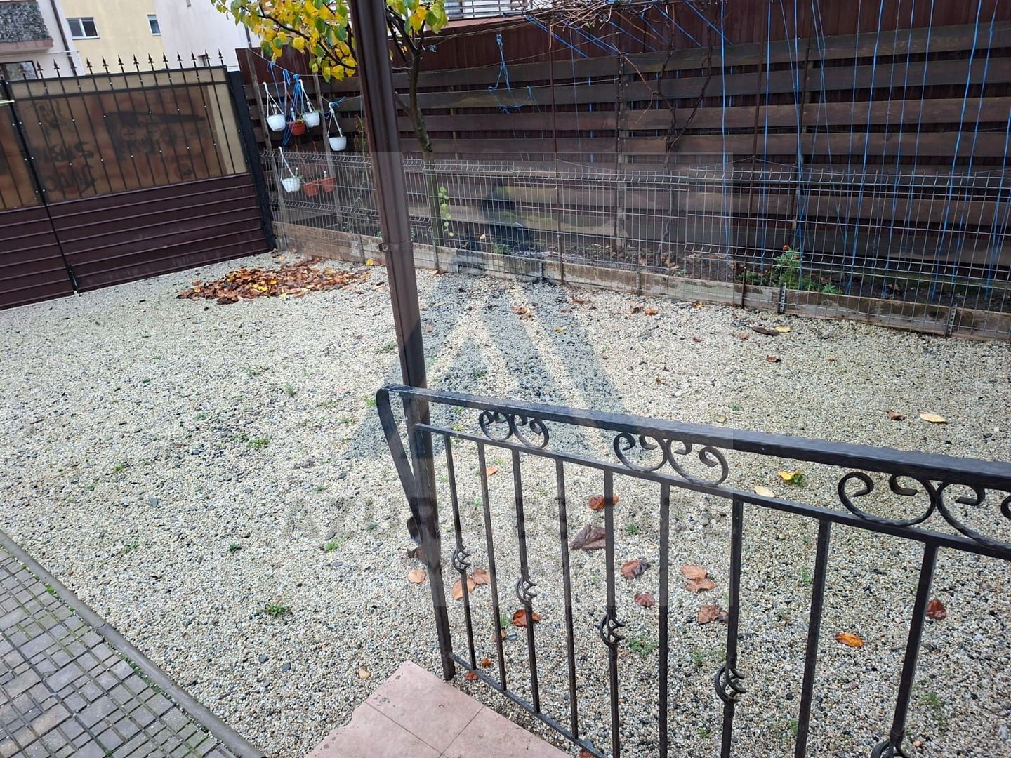 Casa 6 camere 2 bai curte 306 mp utili si parcare privata in Selimbar - Poză 15