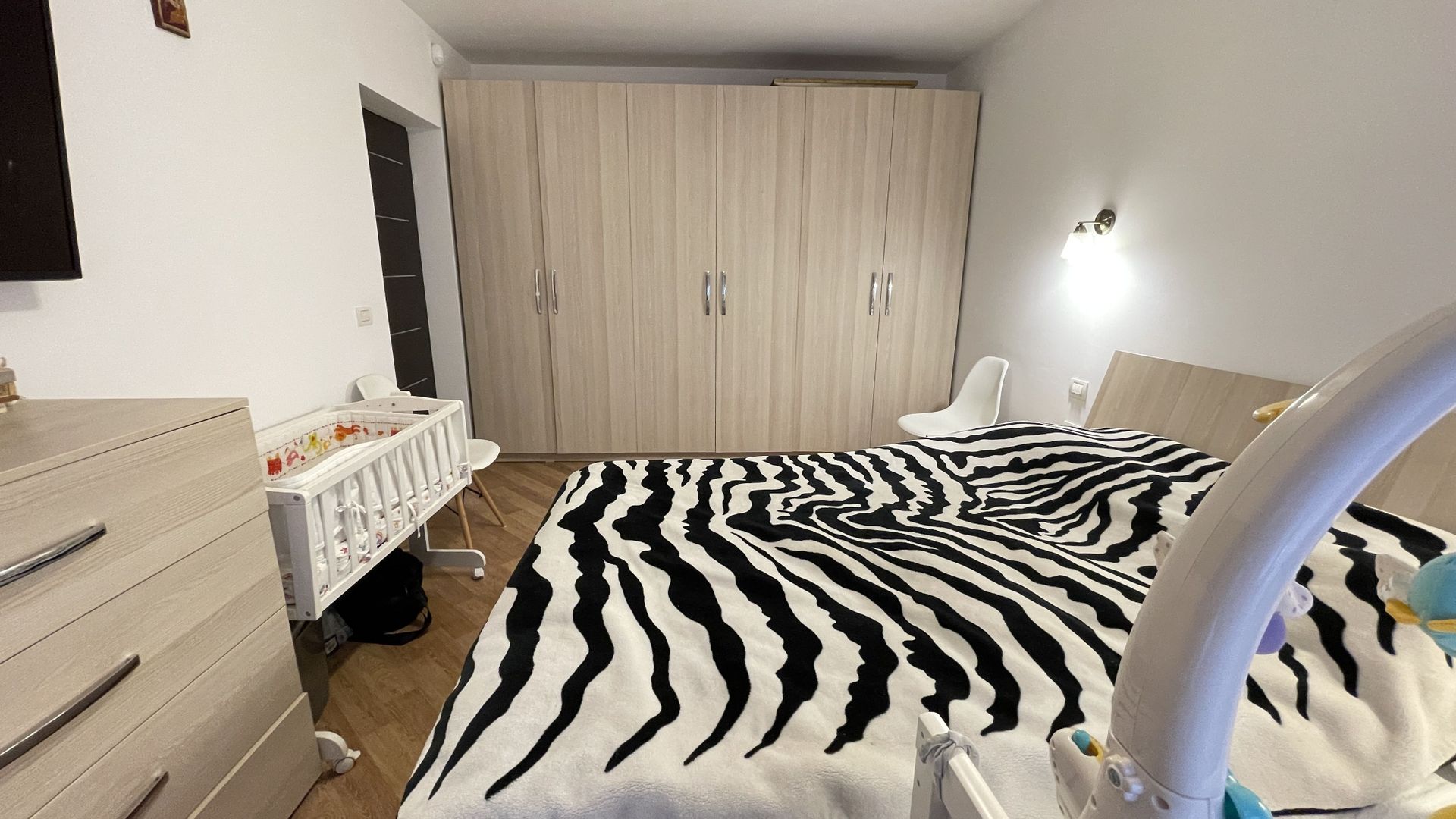 Locuinta eleganta cu finisaje premium - Poză 13