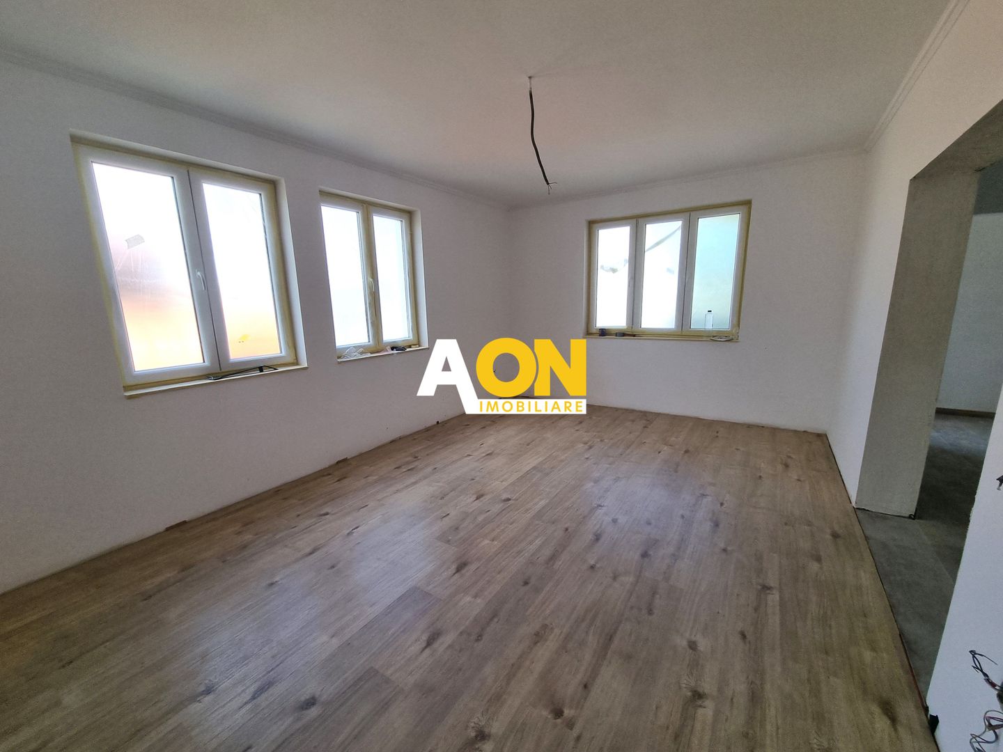 De vanzare casa individuala 4 camere, finisata,  490mp teren - Poză 2