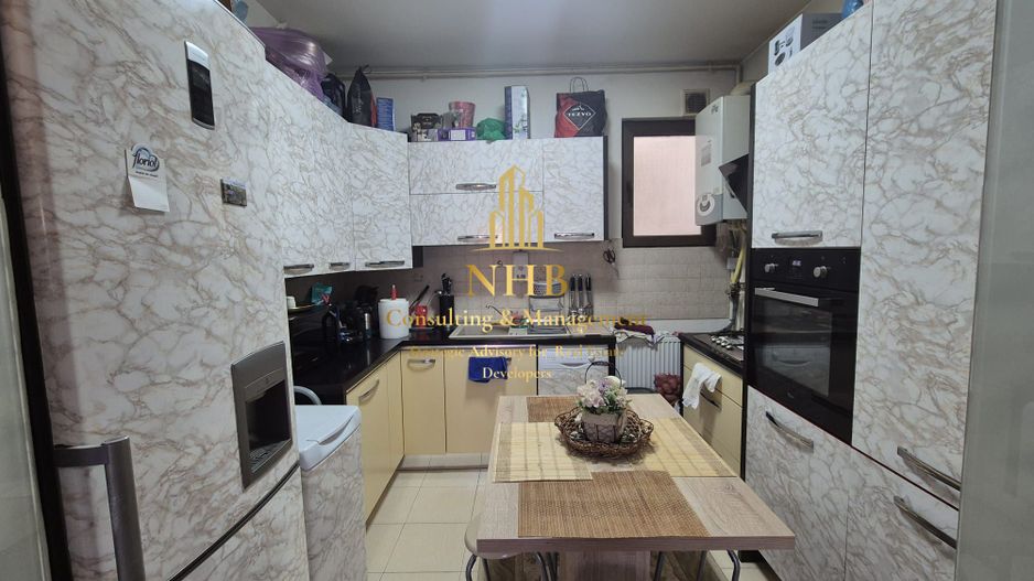 Ap 3 camere cu parcare subterana si curte in vila in zona Dămăroaia - Poză 16