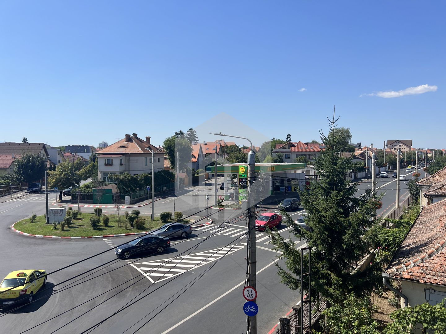 Spatiu comercial de inchiriat zona Balea-Pretabil afacere/clinica etc - Poză 3