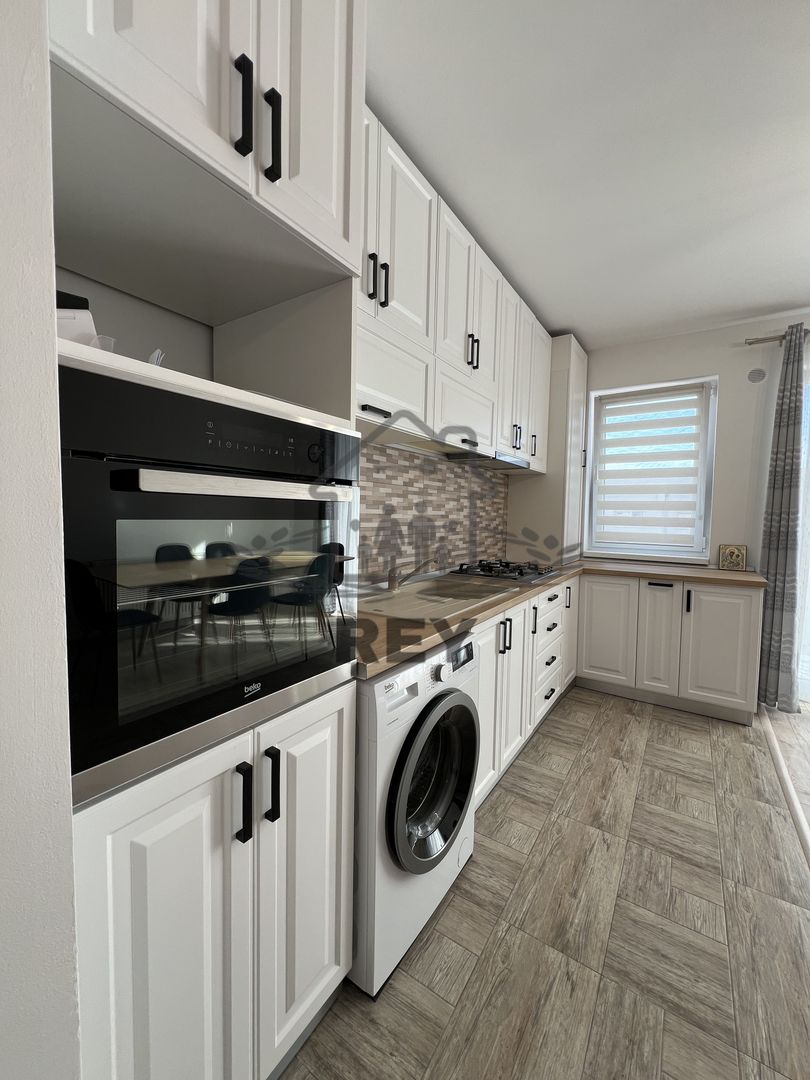 Apartament de vânzare 3 camere zona Balanta/Parcare sub și supra terană - Poză 1