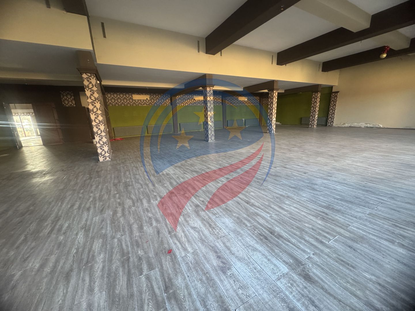 Spațiu generos, 600 mp, cu multiple utilizări - Poză 2