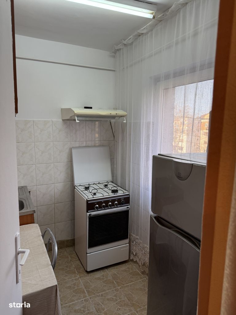Garsonieră în Brazdă lui Novac - Poză 12