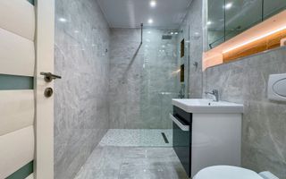 Apartament cu 3 camere de vânzare în zona Centrală - Poză 14