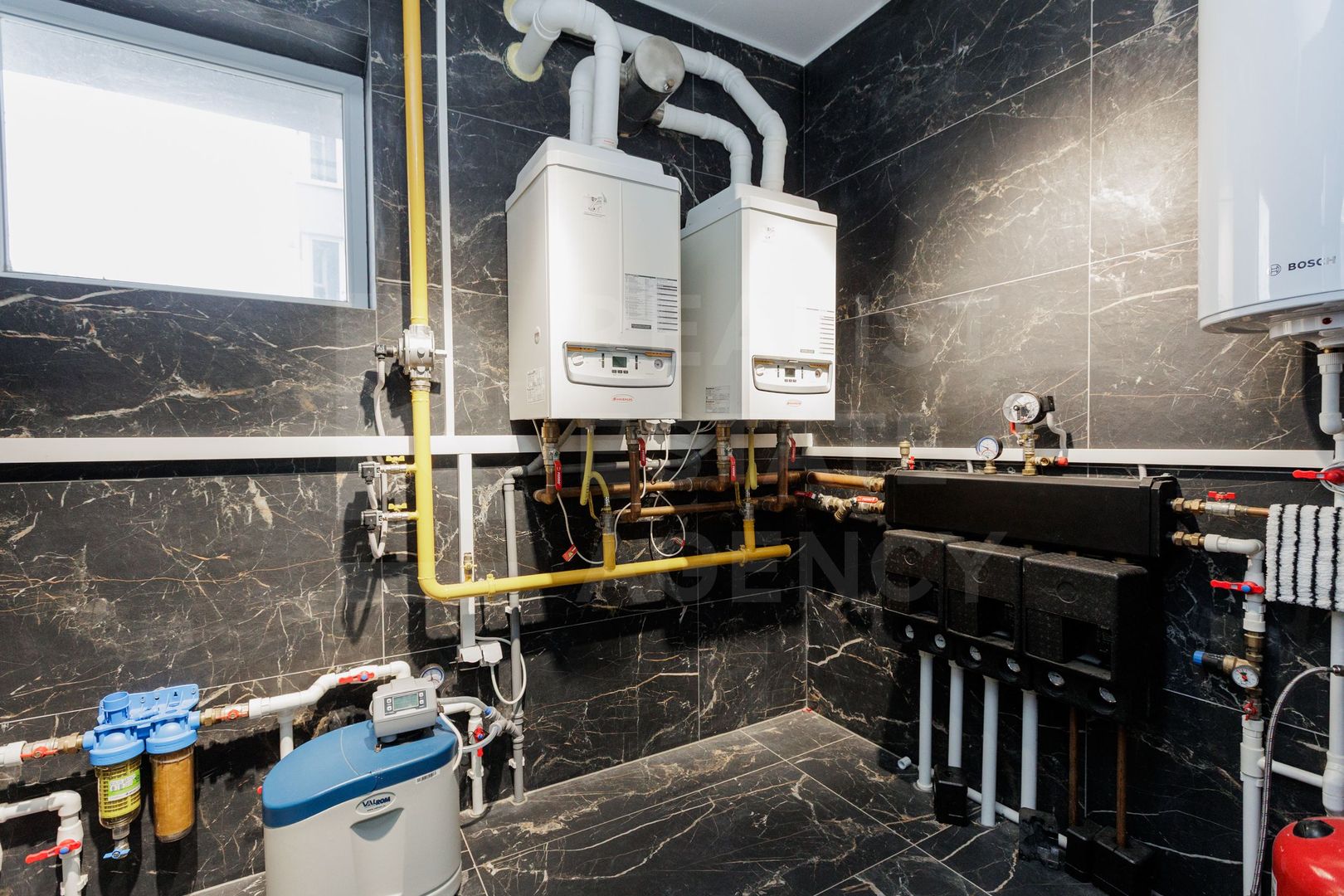 Vânzare, spațiu comercial, amplasat în Ungheni, pe str. Mihai Eminescu - Poză 64