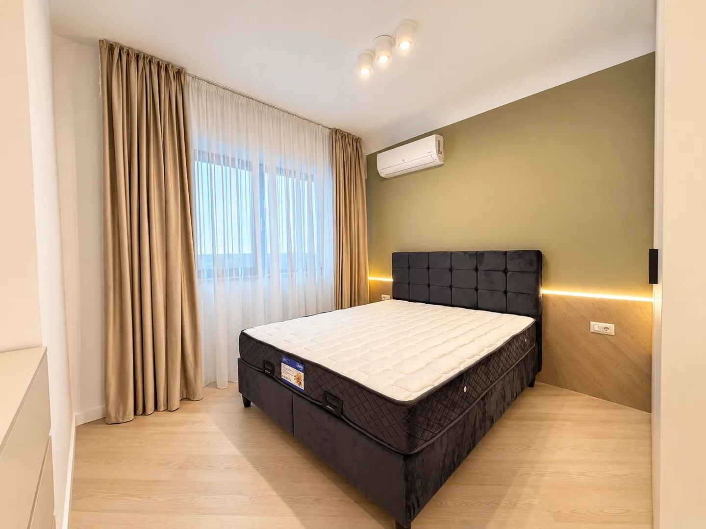 Cortina North || 2 camere || Mobilat la comandă || Vedere panoramică - Poză 6