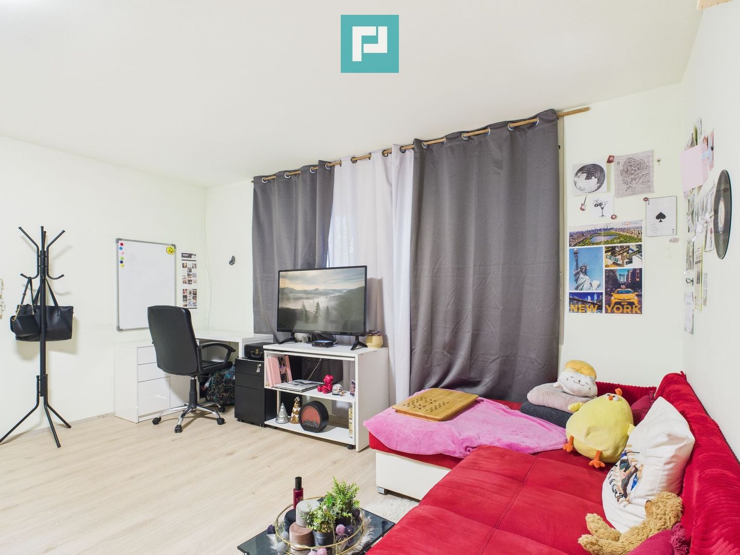 Casă complet renovată în Orțișoara. - Poză 4