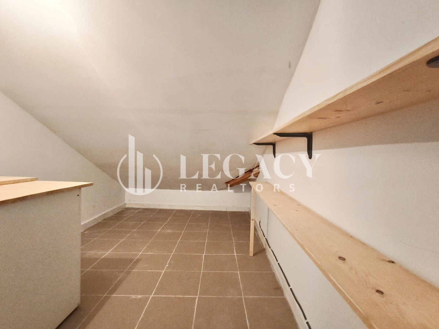 Apartament READY TO MOVE la mansardă, cu balcon și boxă de depozitare - Poză 29