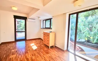 DE INCHIRIAT VILA CU 8 CAMERE, PISCINA SI GRADINA DE 1000MP IN PIPERA - Poză 18