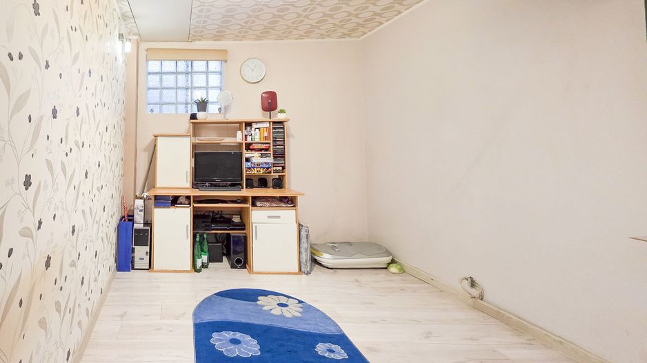 Casă de vânzare 2 camere  Mansarda + Pivnița - Belvedere - Poză 2