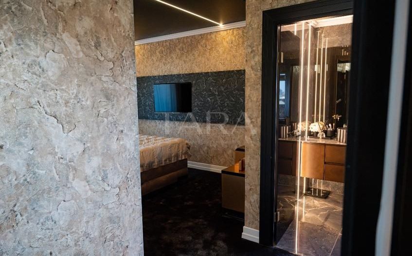 Penthouse spectaculos cu jacuzzi și panoramă unică - Poză 12