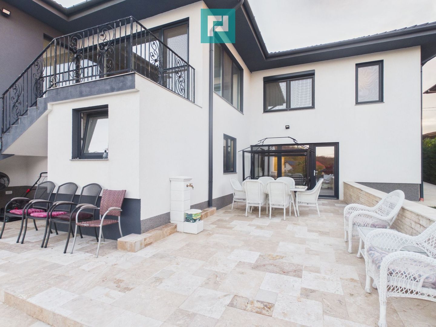 Casă de lux Oncea, piscină, 400 mp - Poză 12