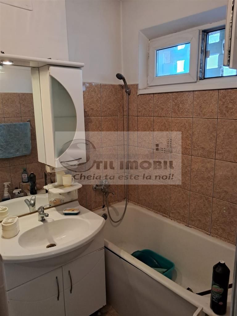 Apartament 2 camere Semidecomandat mobilat utilat zona Tatarasi Nord 85000 euro - Poză 10